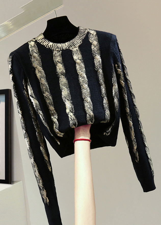 Effortlessly Elegant Sweater with a Timeless Design