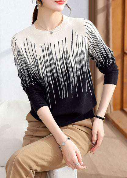 Well Tailored Sweater with a Graceful Silhouette
