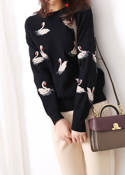 Effortlessly Elegant Sweater with a Timeless Design