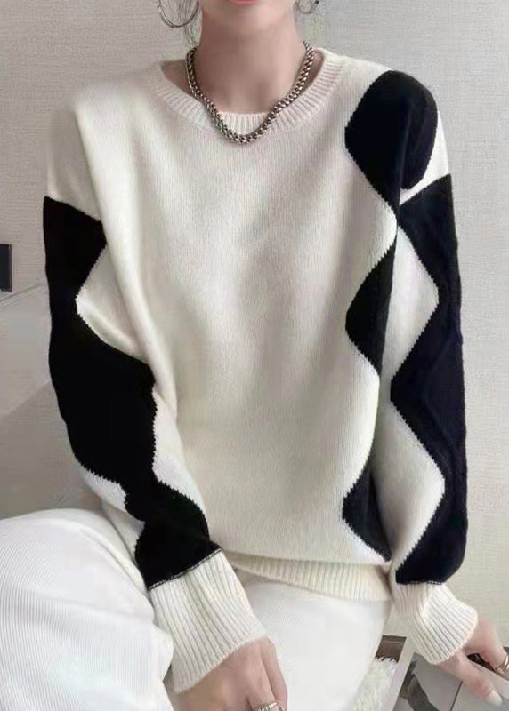 Well Tailored Sweater with a Graceful Silhouette