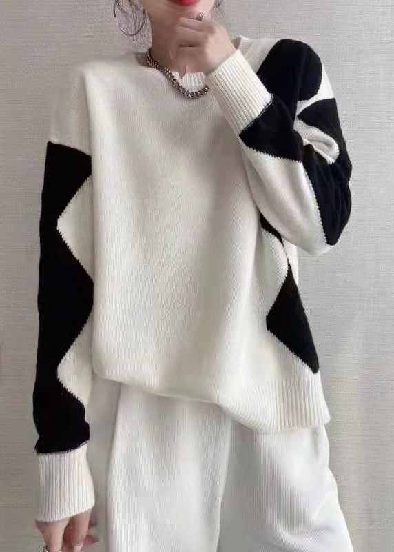Well Tailored Sweater with a Graceful Silhouette