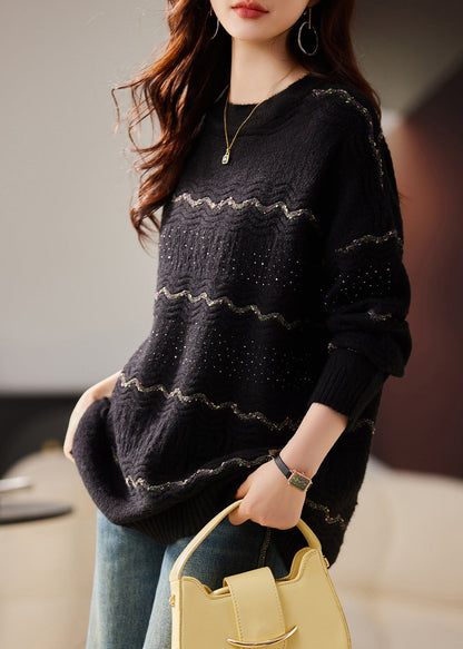 Effortlessly Elegant Sweater with a Timeless Design