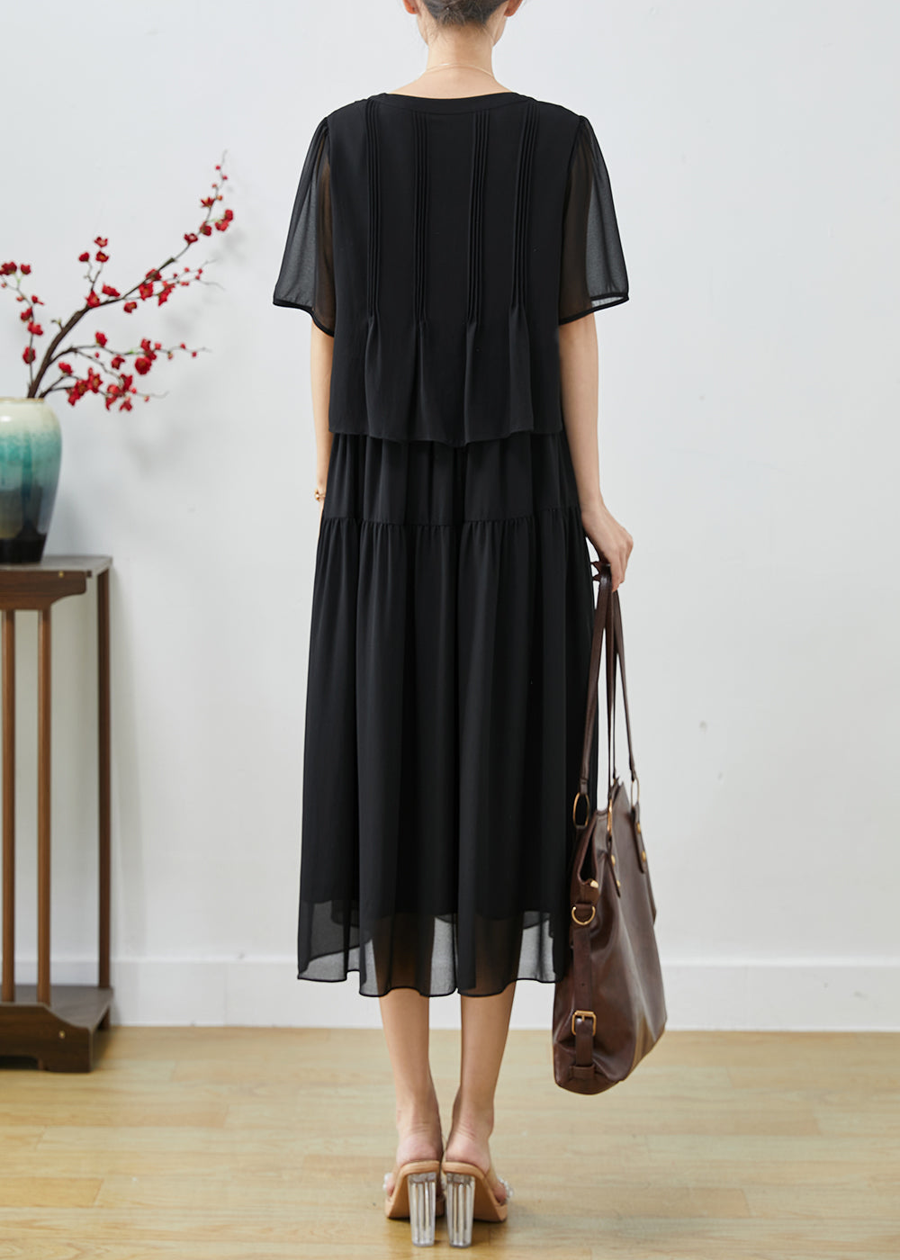 Beautifully Crafted Dress in a Classic Style