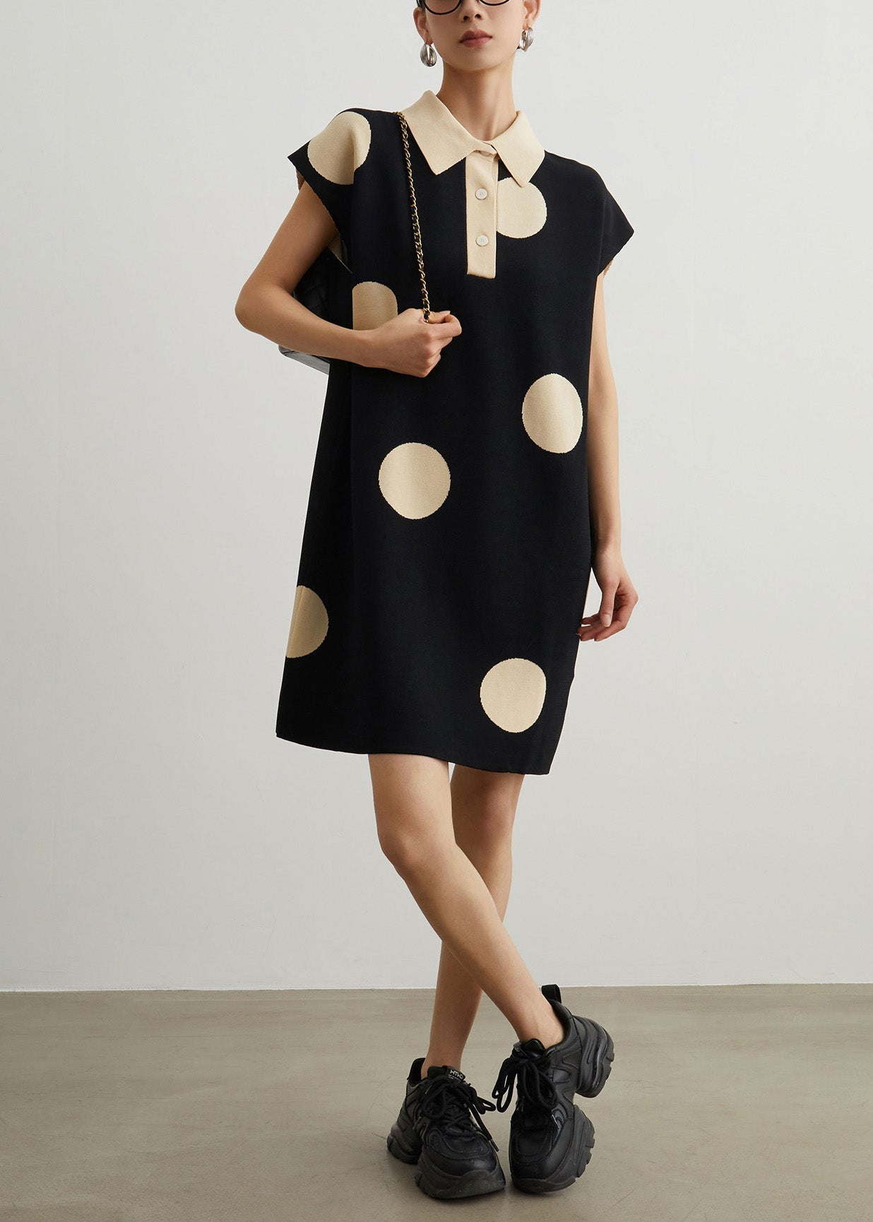 Classic Vintage Dress with a Flattering Fit