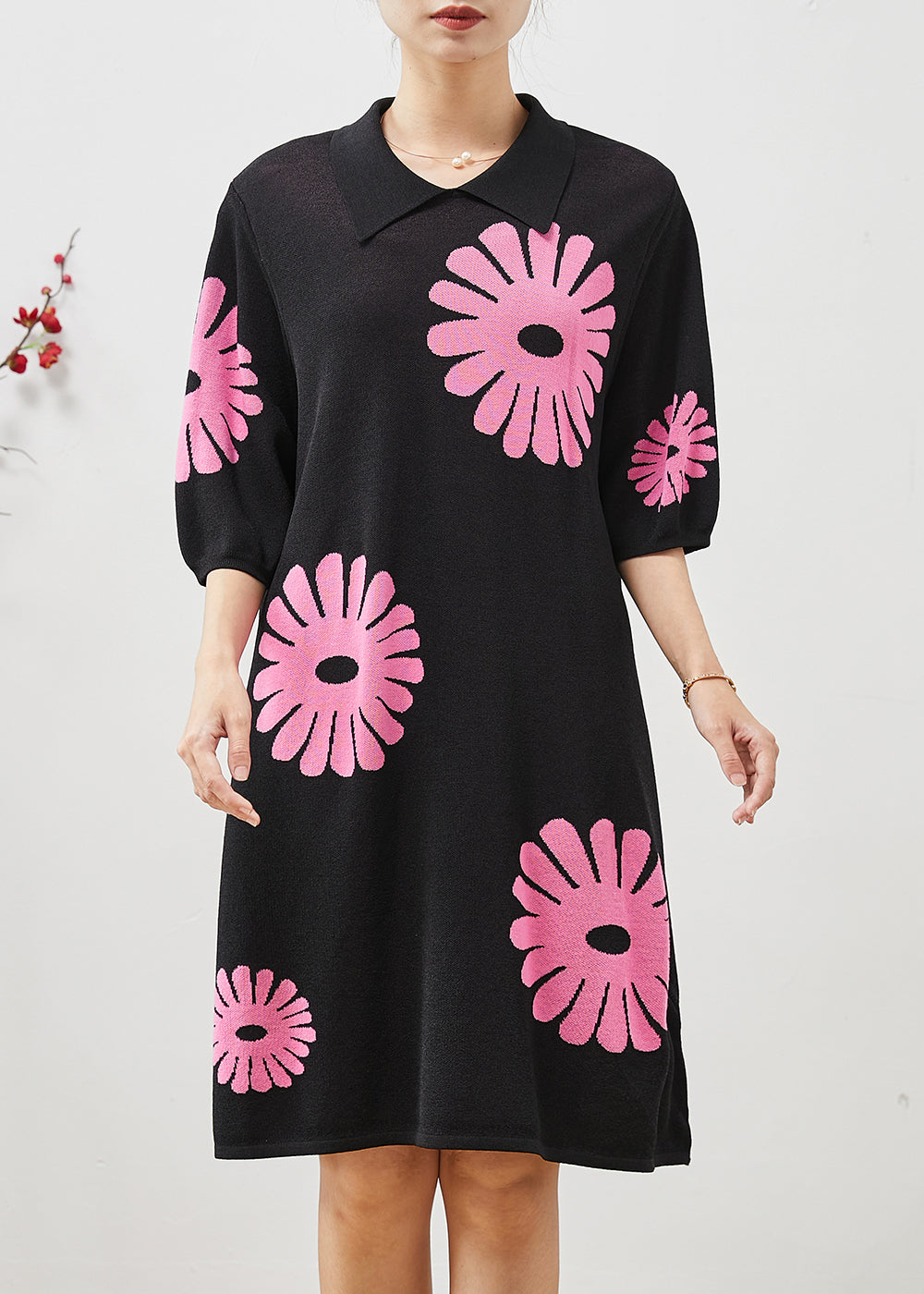 Beautifully Finished Dress in a Timeless Design