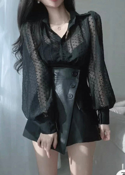 Classic Vintage Blouse with a Flattering Fit