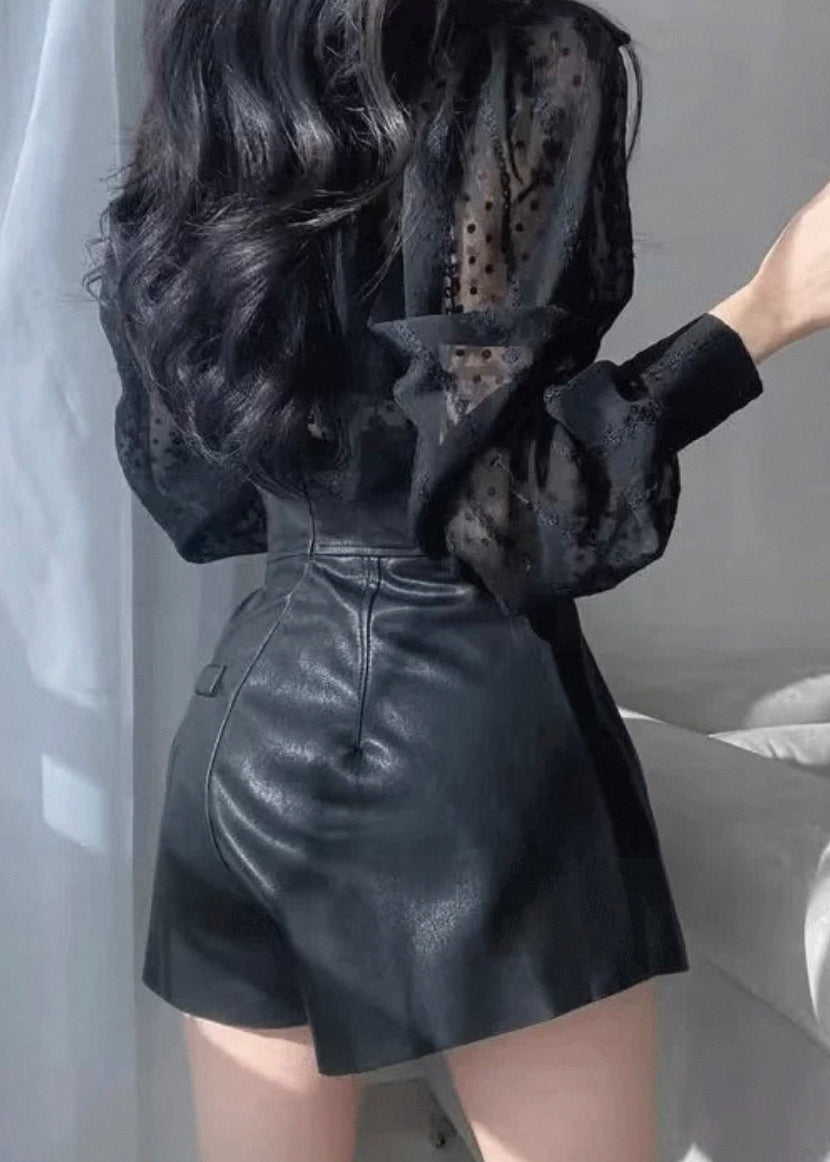 Classic Vintage Blouse with a Flattering Fit