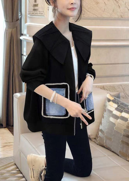 Well Tailored Coat with a Graceful Silhouette