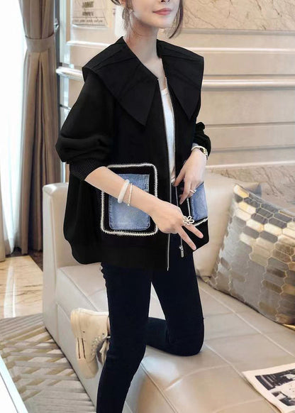 Well Tailored Coat with a Graceful Silhouette