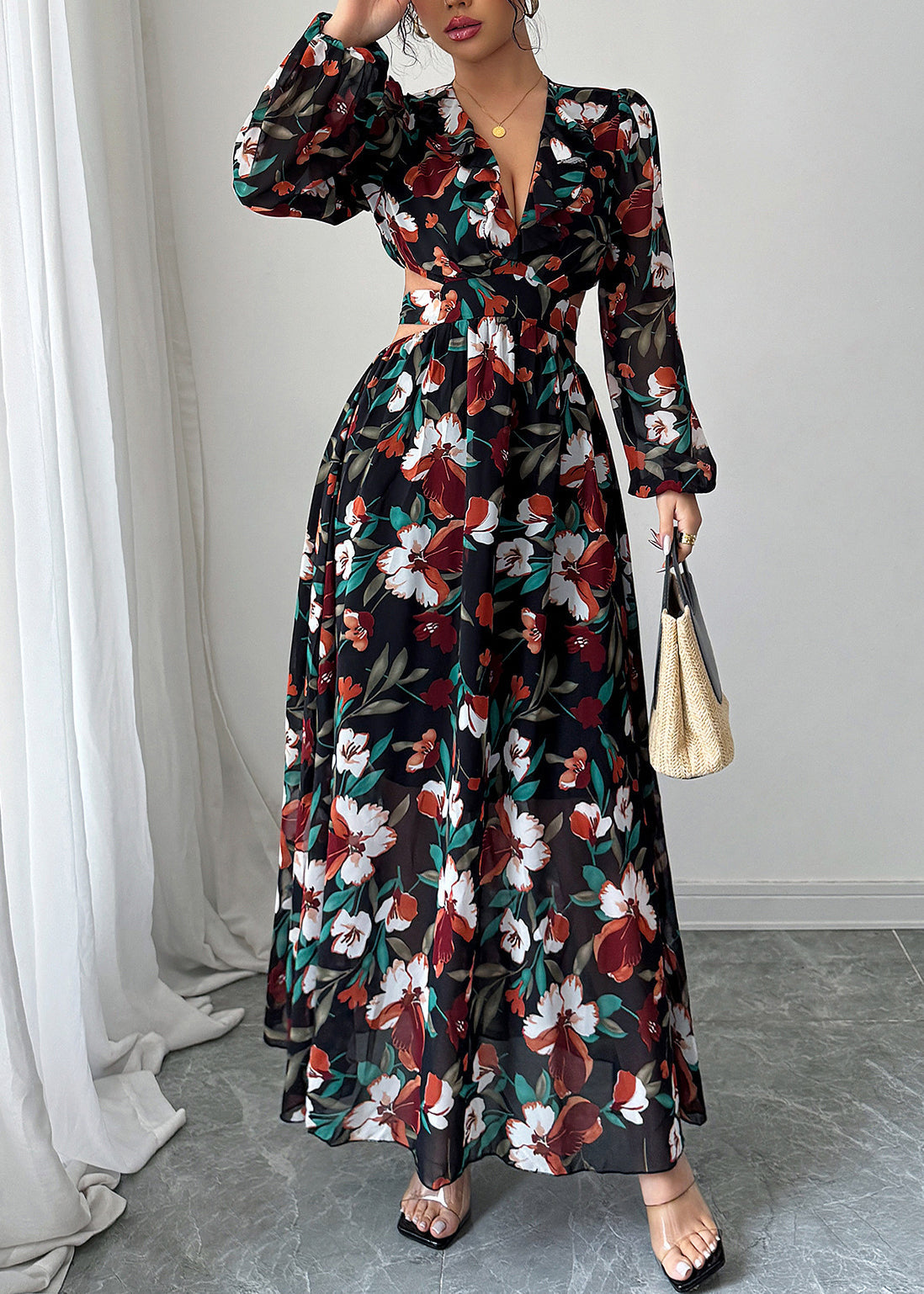 Effortlessly Elegant Dress with a Timeless Design