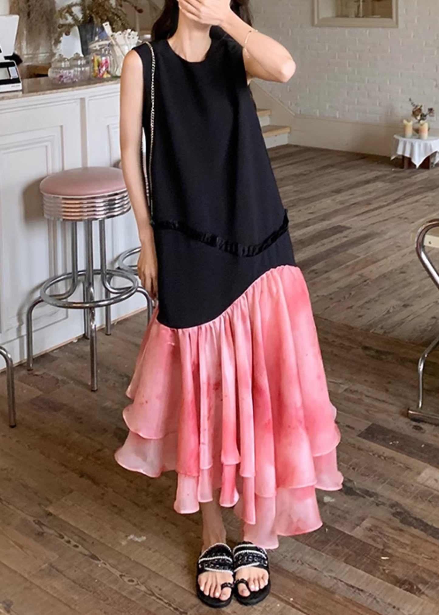 Beautifully Crafted Dress in a Classic Style