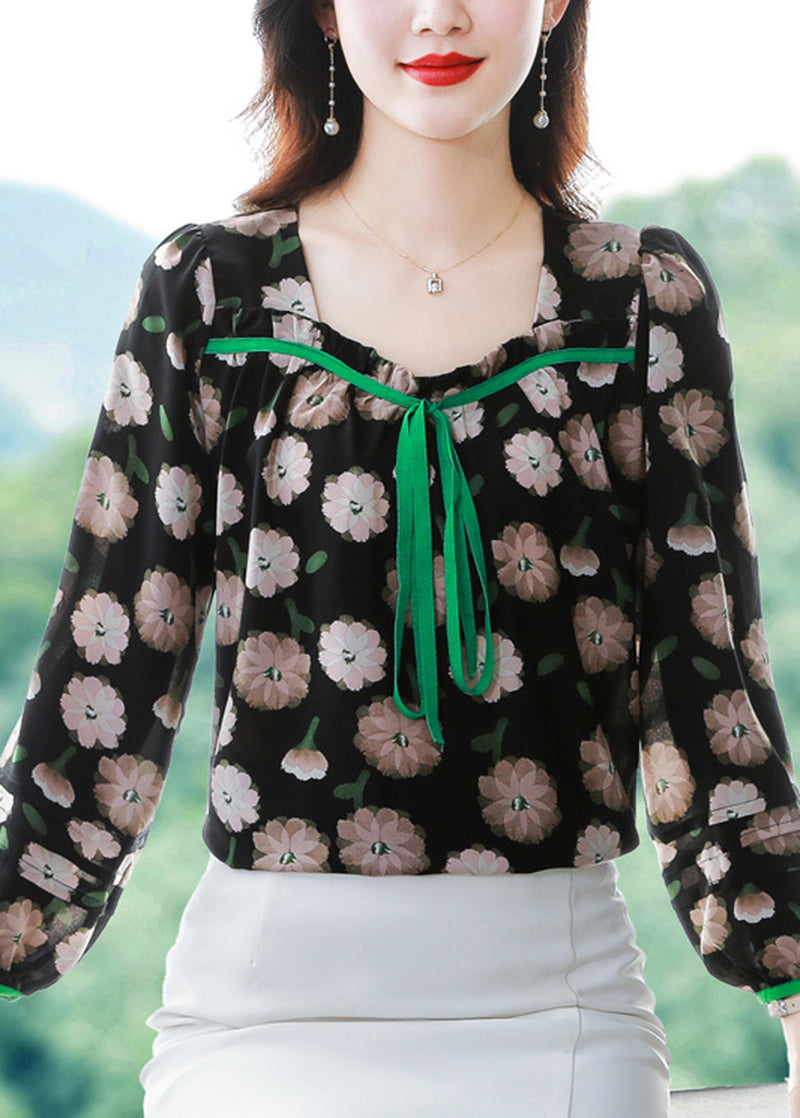 Classic Vintage Blouse with a Flattering Fit