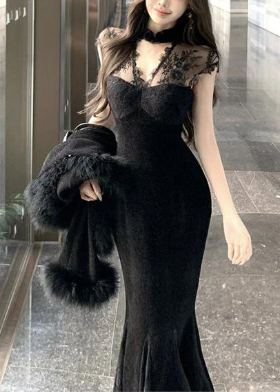 Beautifully Finished Dress in a Timeless Design