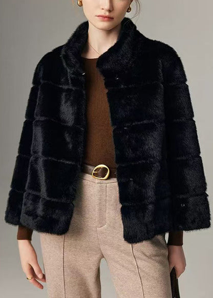 Elegantly Styled Jacket for Everyday Wear