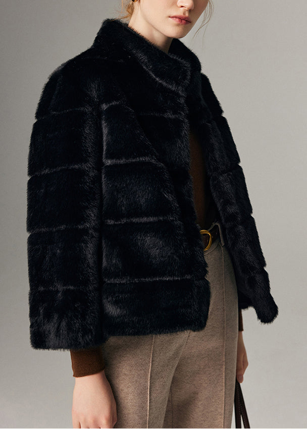 Elegantly Styled Jacket for Everyday Wear