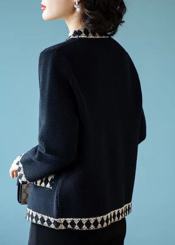 Effortlessly Elegant Coat with a Timeless Design