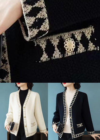 Effortlessly Elegant Coat with a Timeless Design