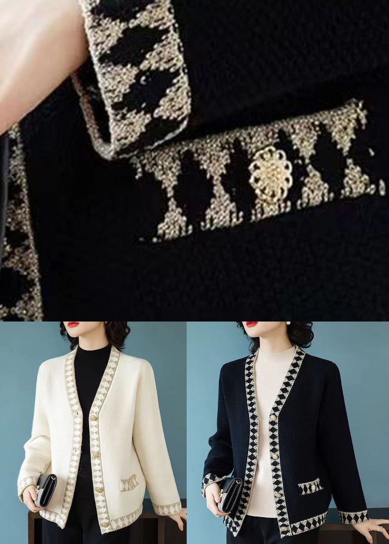 Effortlessly Elegant Coat with a Timeless Design