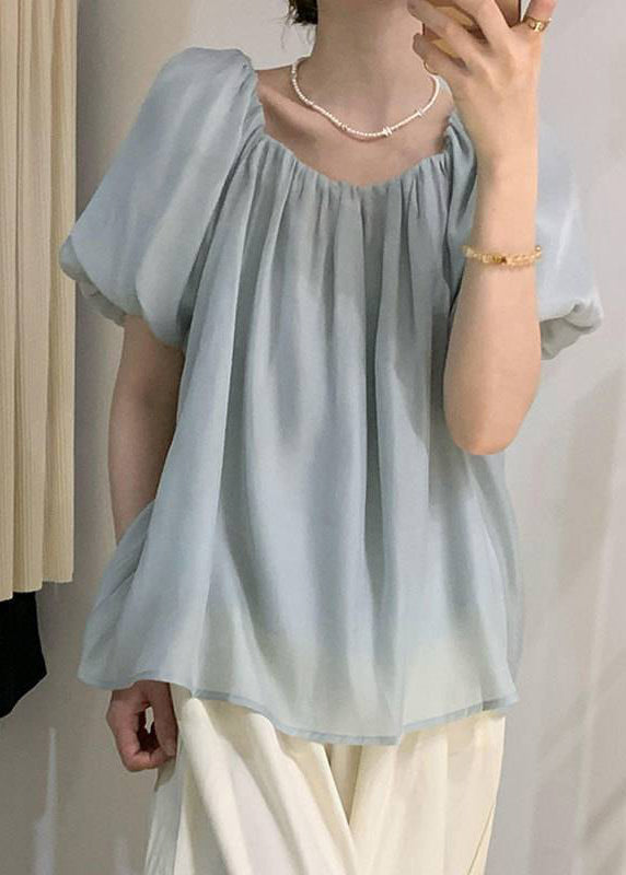 Well Tailored Top with a Graceful Silhouette