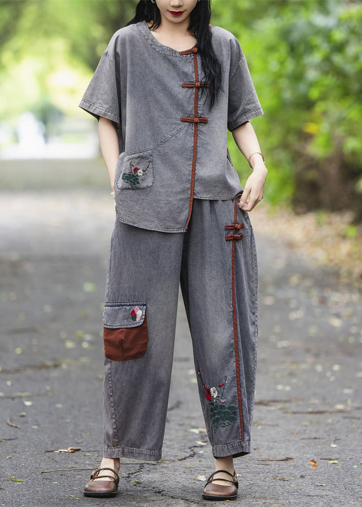 Gracefully Styled Garment for Any Occasion