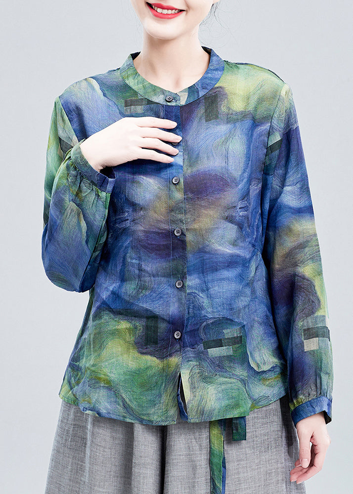 Classic Vintage Blouse with a Flattering Fit
