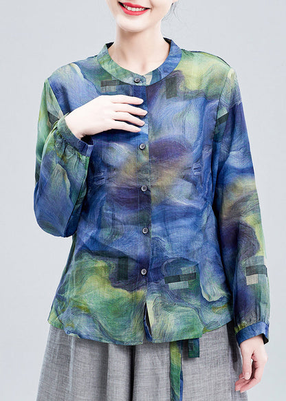 Classic Vintage Blouse with a Flattering Fit