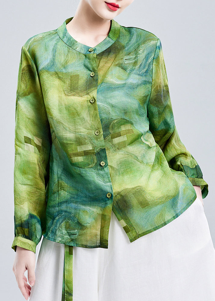 Classic Vintage Blouse with a Flattering Fit