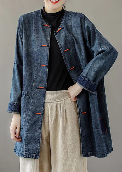 Well Tailored Coat with a Graceful Silhouette