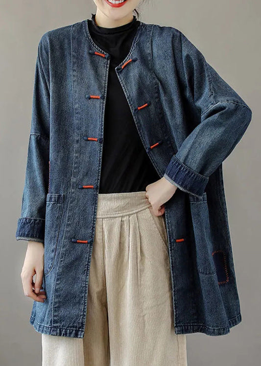 Well Tailored Coat with a Graceful Silhouette