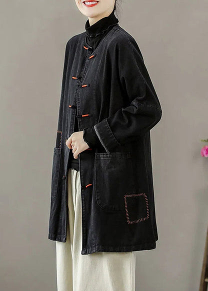 Well Tailored Coat with a Graceful Silhouette