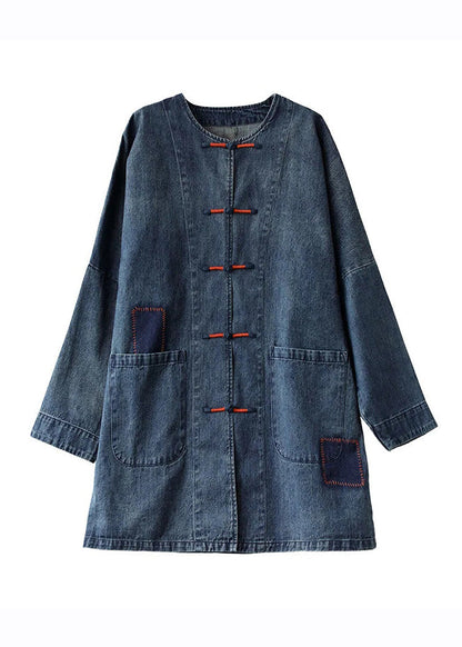 Well Tailored Coat with a Graceful Silhouette