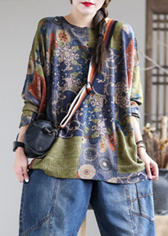 Classic Vintage Sweater with a Flattering Fit