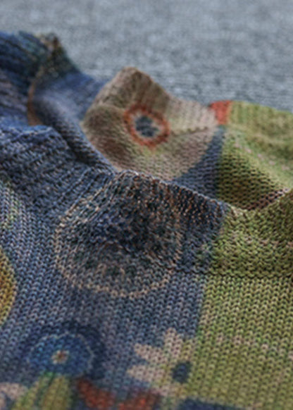 Classic Vintage Sweater with a Flattering Fit