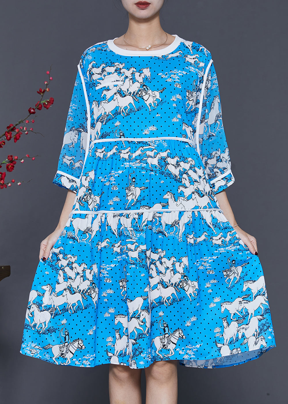 Effortlessly Elegant Dress with a Timeless Design