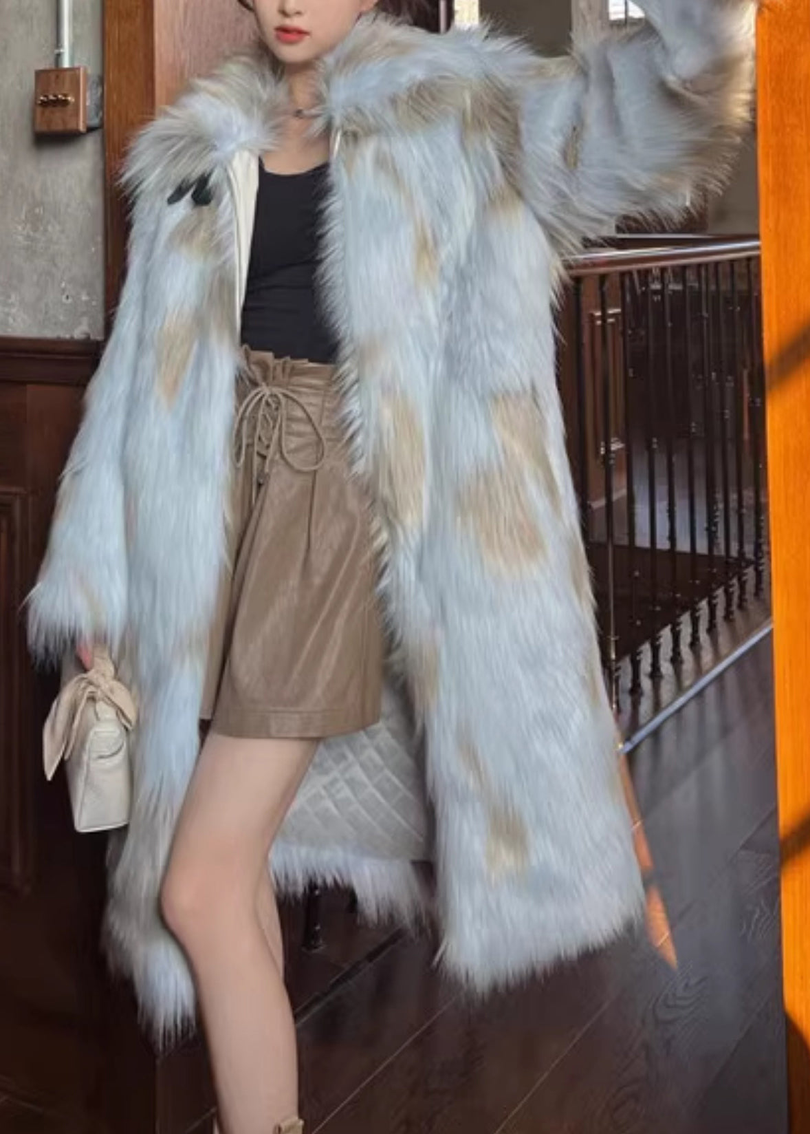 Well Tailored Coat with a Graceful Silhouette