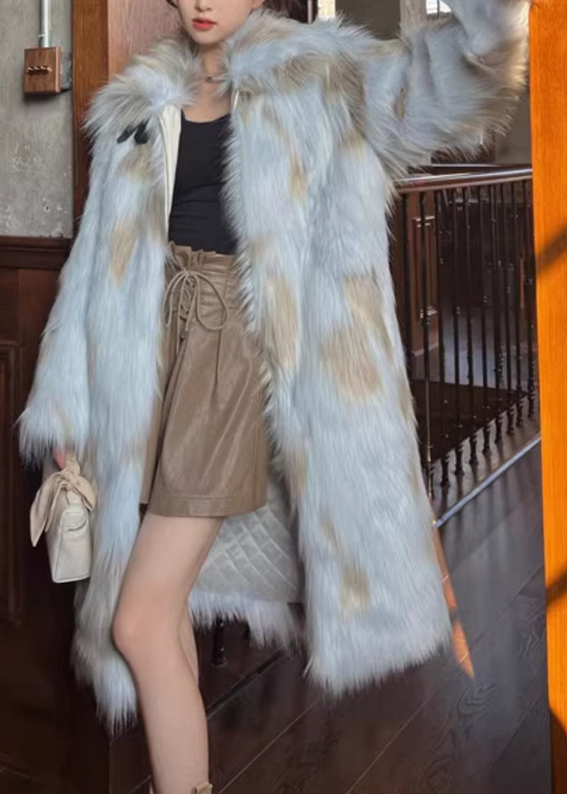 Well Tailored Coat with a Graceful Silhouette