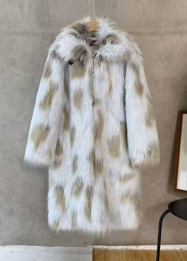 Well Tailored Coat with a Graceful Silhouette