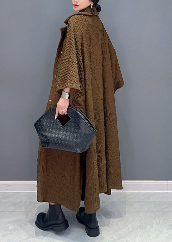 Well Tailored Coat with a Graceful Silhouette