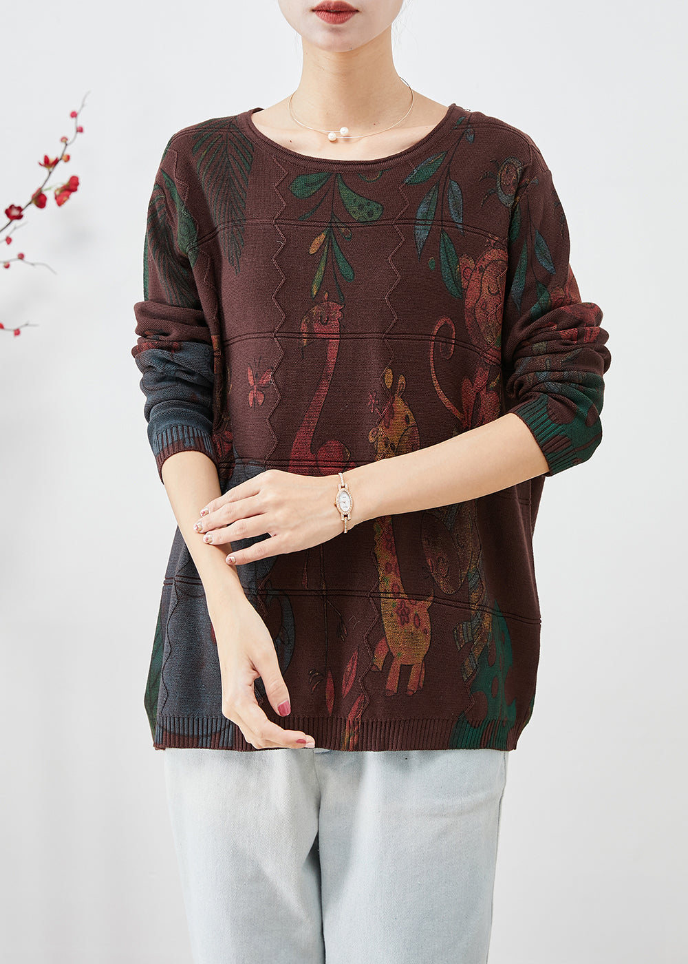 Well Tailored Sweater with a Graceful Silhouette