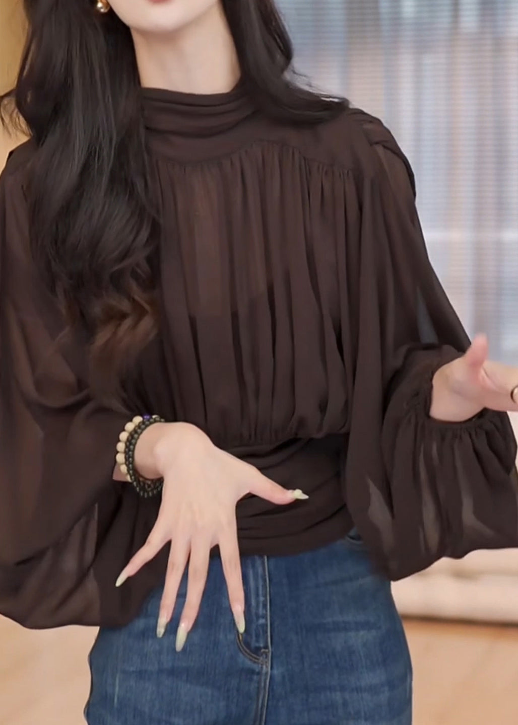 Well Tailored Shirt with a Graceful Silhouette