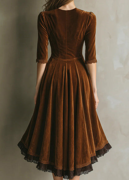 Beautifully Finished Dress in a Timeless Design