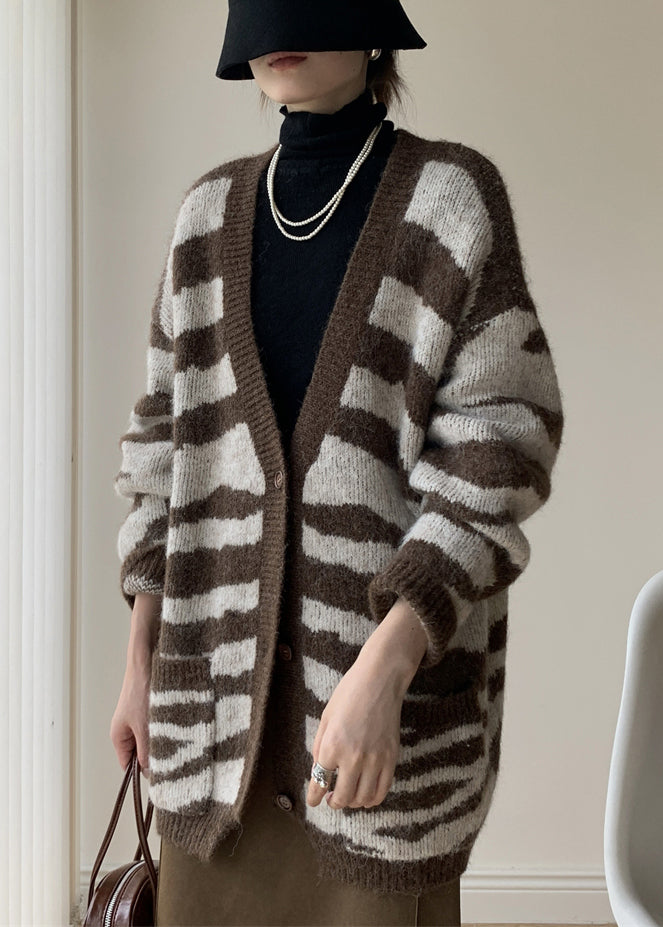 Effortlessly Elegant Cardigan with a Timeless Design