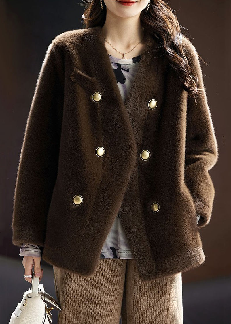 Gracefully Styled Coat for Any Occasion