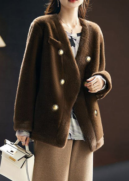 Gracefully Styled Coat for Any Occasion