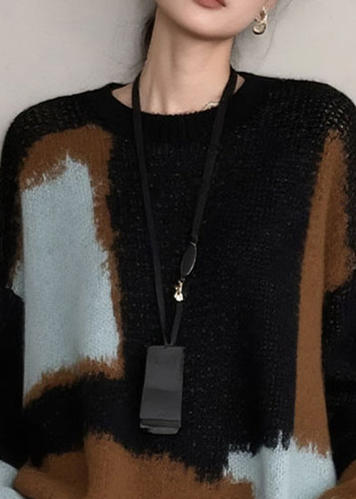 Effortlessly Elegant Sweater with a Timeless Design