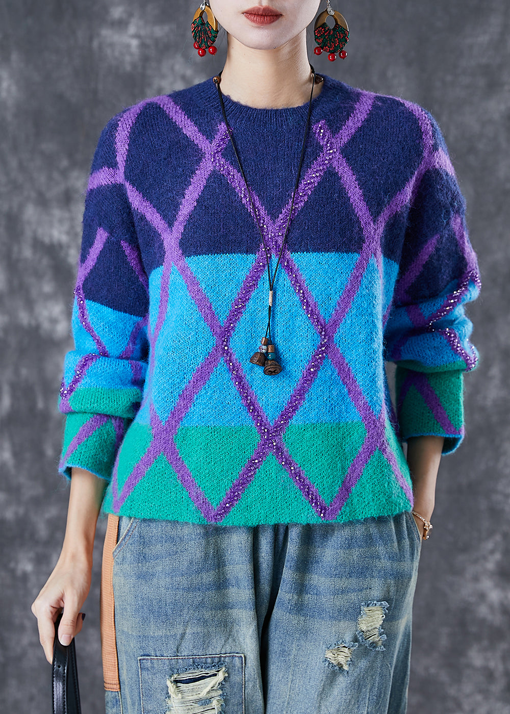Well Tailored Sweater with a Graceful Silhouette