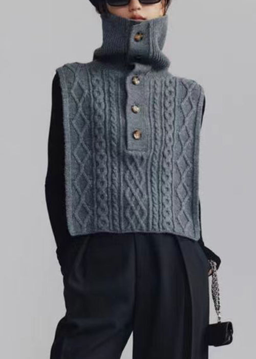 Well Tailored Coat with a Graceful Silhouette