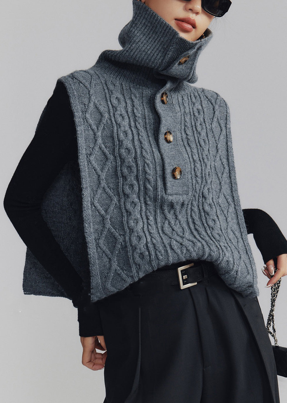 Well Tailored Coat with a Graceful Silhouette