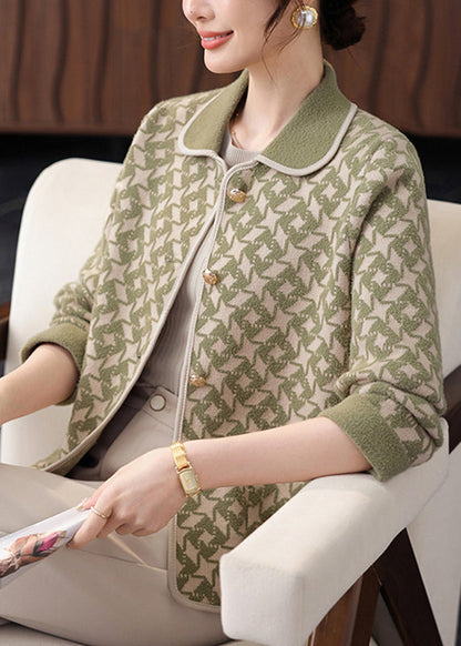 Beautifully Finished Coat in a Timeless Design