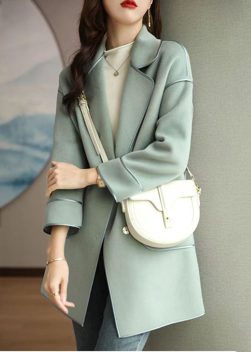 Effortlessly Elegant Jacket with a Timeless Design